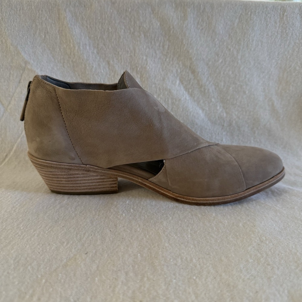 Eileen Fisher Women's Taupe Suede Crisscross Minimalist Ankle Booties 8.5 - Picture 9 of 12